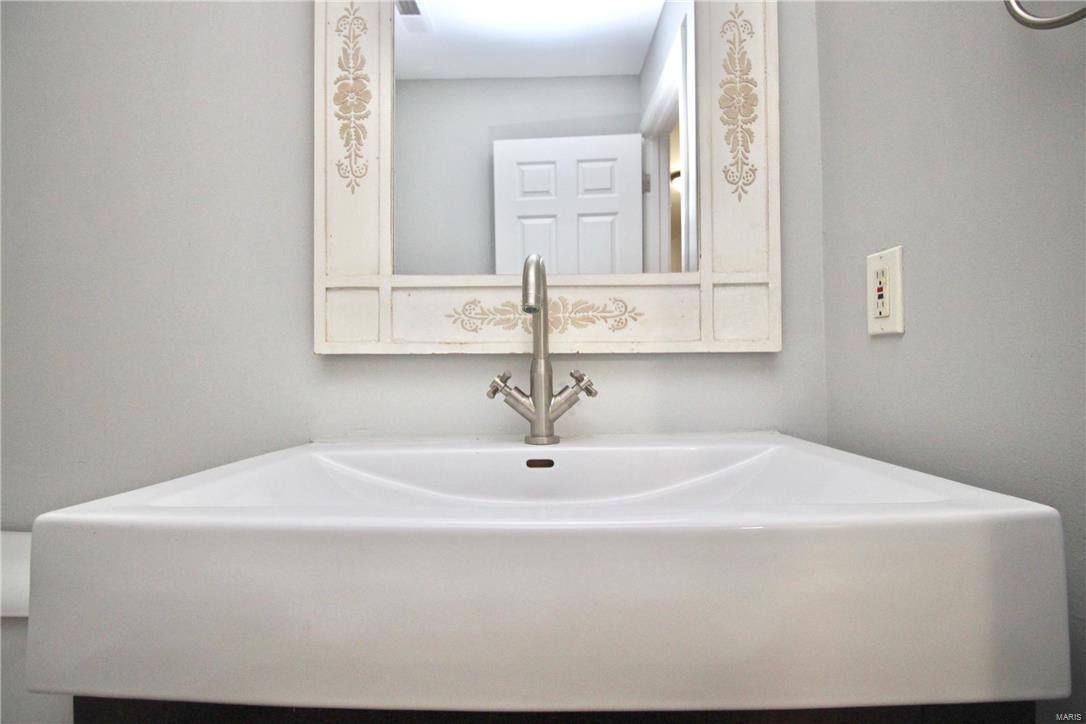 Shaw Castle Condos - Residential Lease