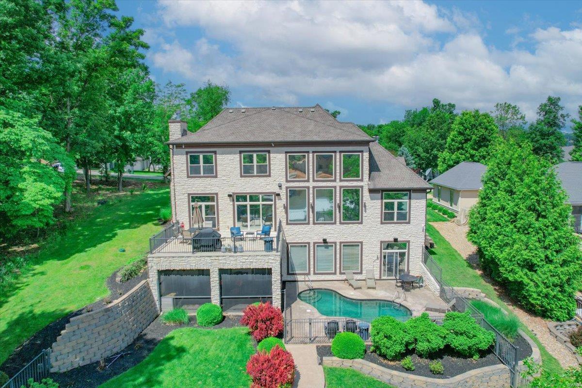 La Riva Est. - Residential