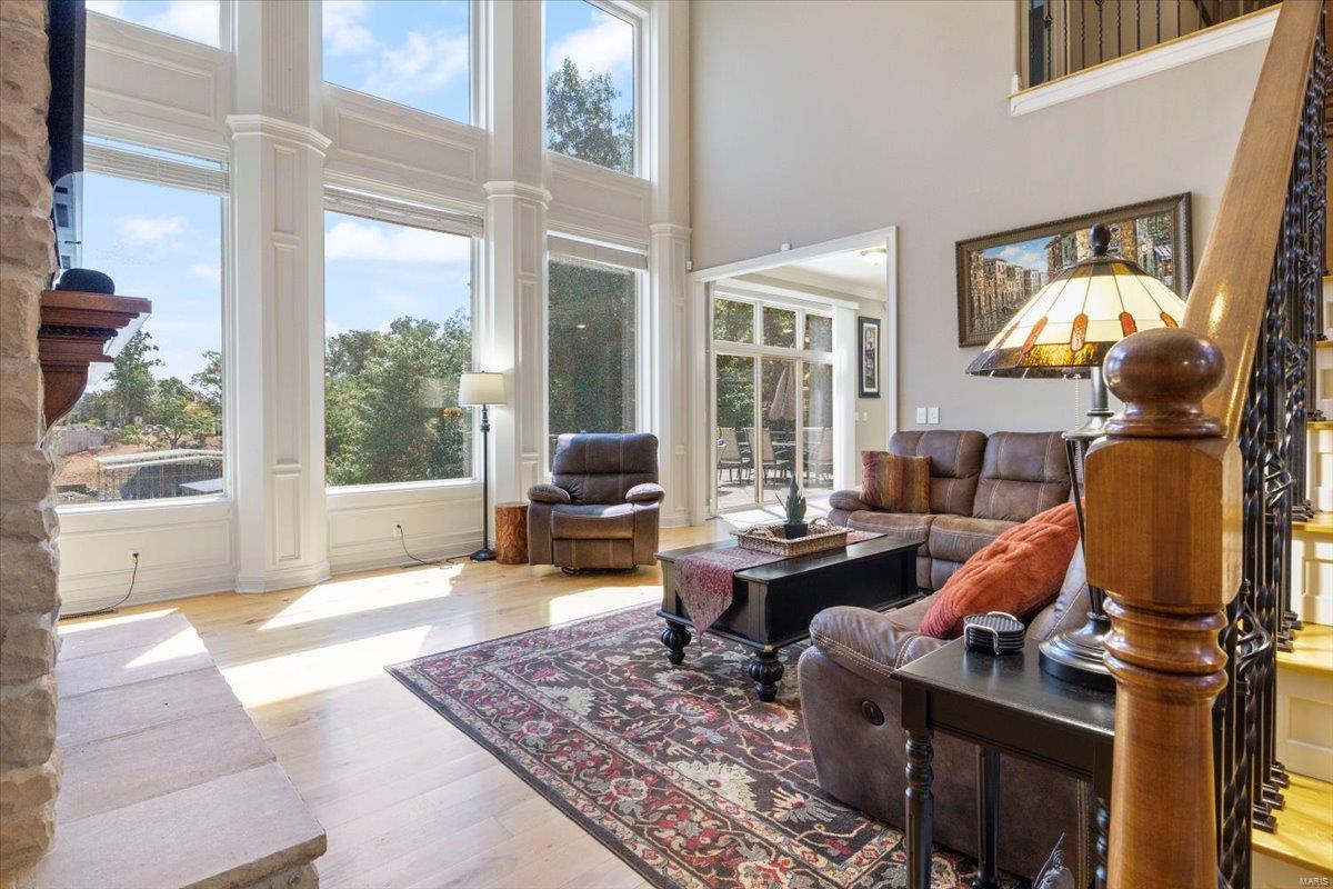 La Riva Est. - Residential