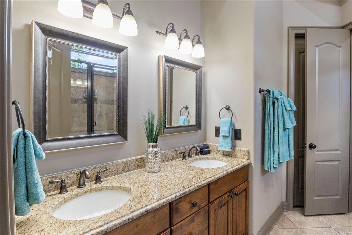 La Riva Est. - Residential