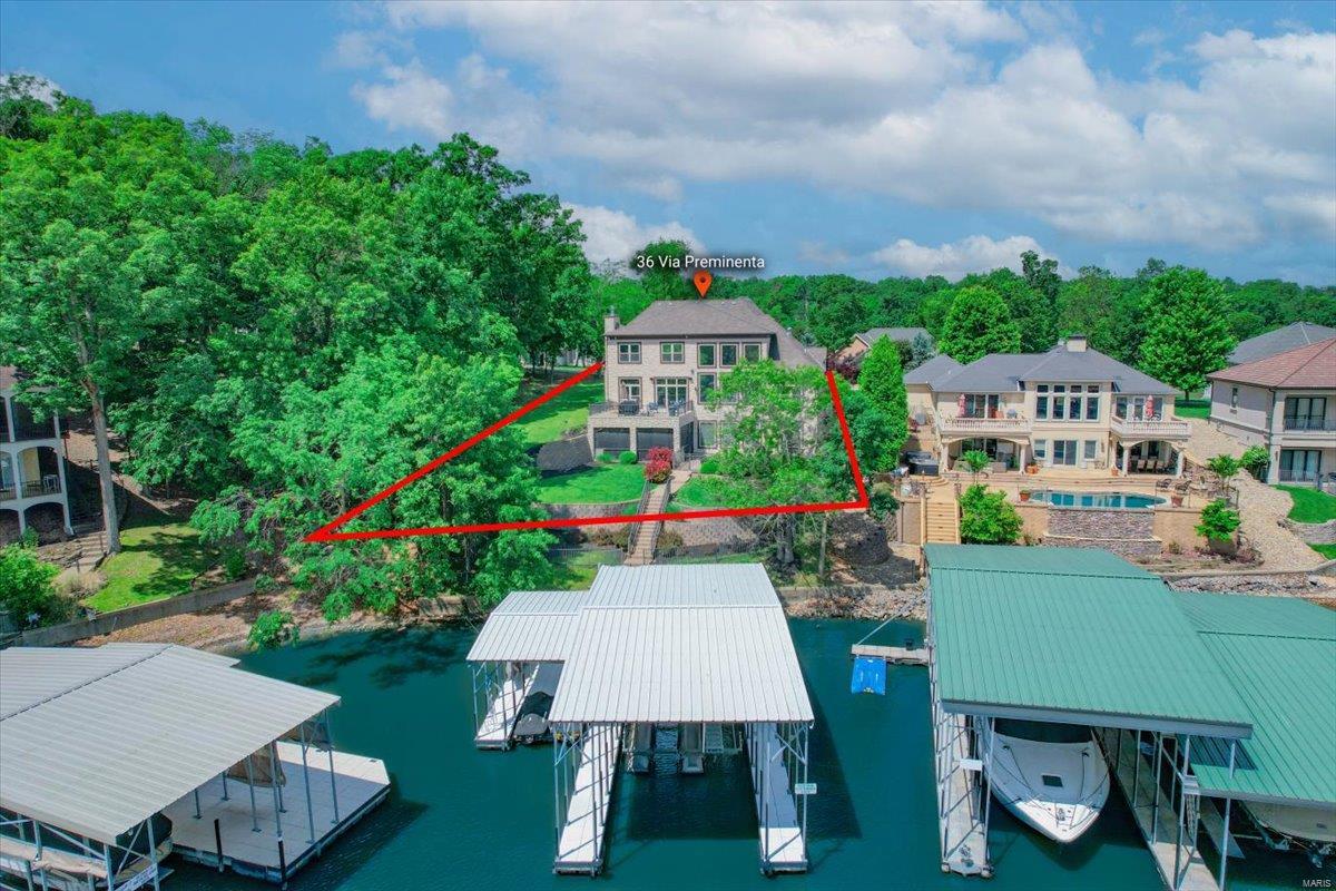 La Riva Est. - Residential