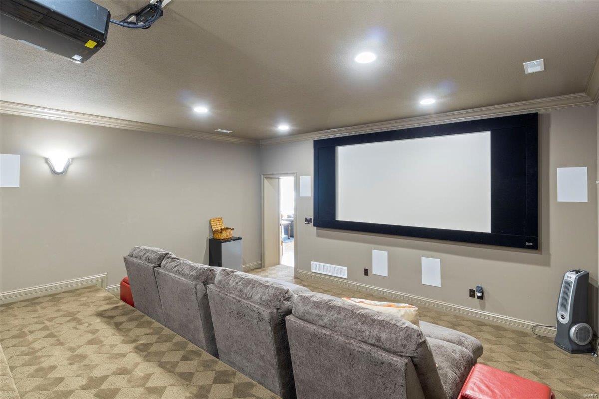 La Riva Est. - Residential