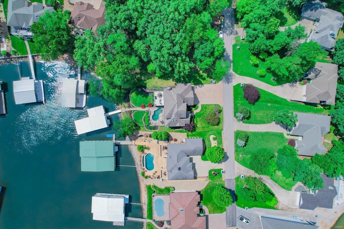 La Riva Est. - Residential