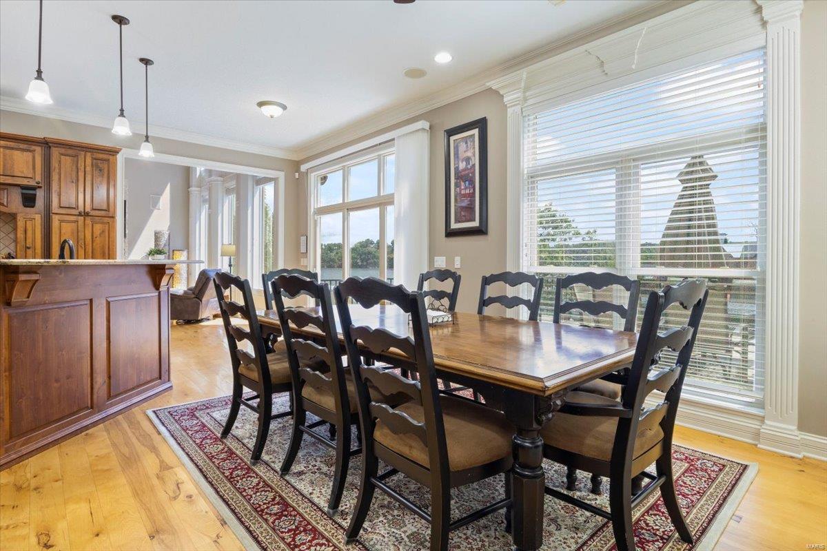 La Riva Est. - Residential