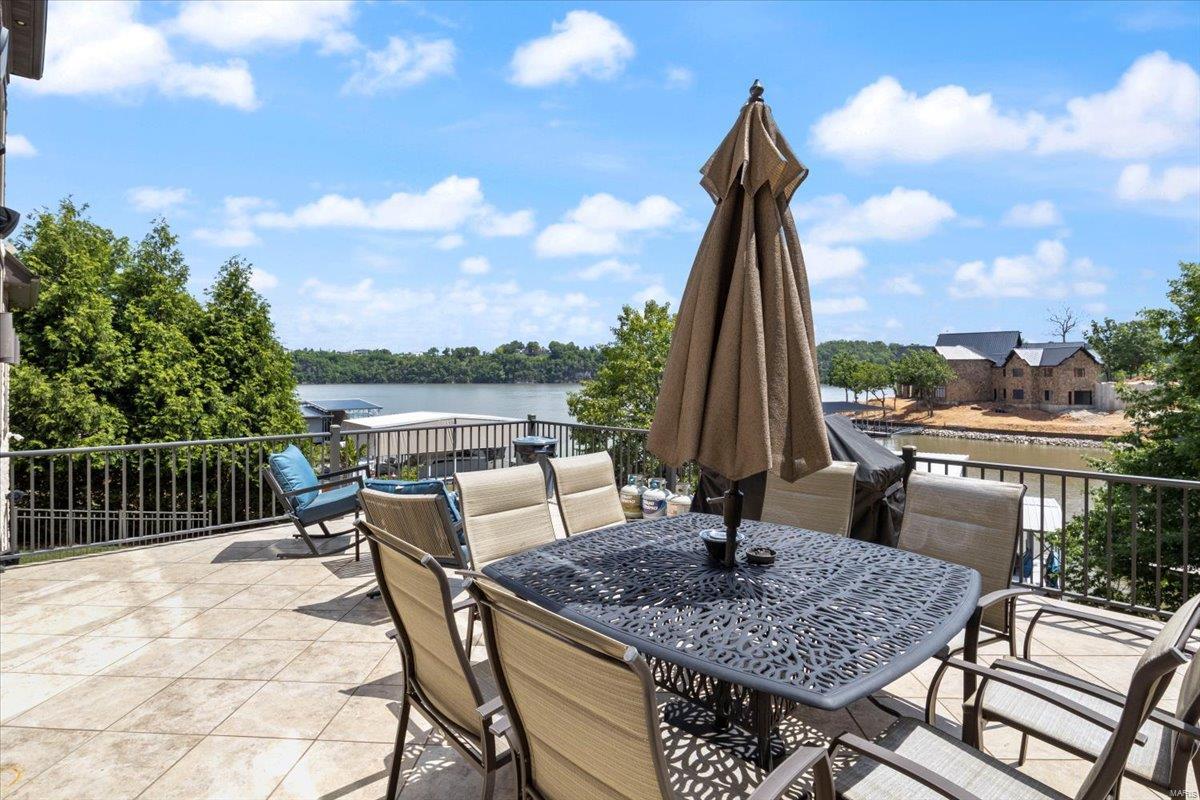 La Riva Est. - Residential