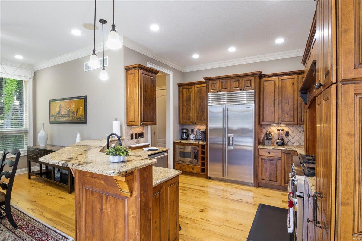 La Riva Est. - Residential