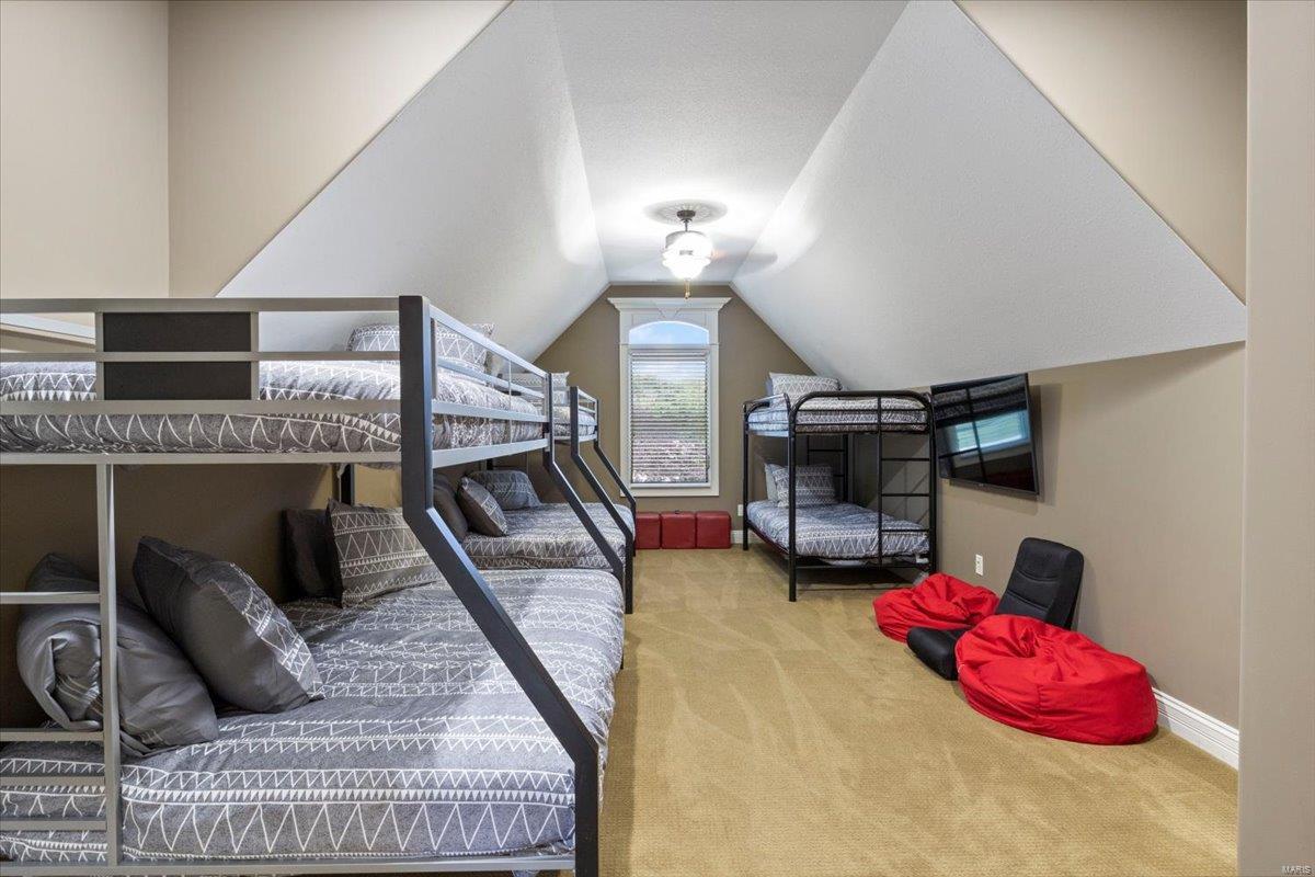 La Riva Est. - Residential