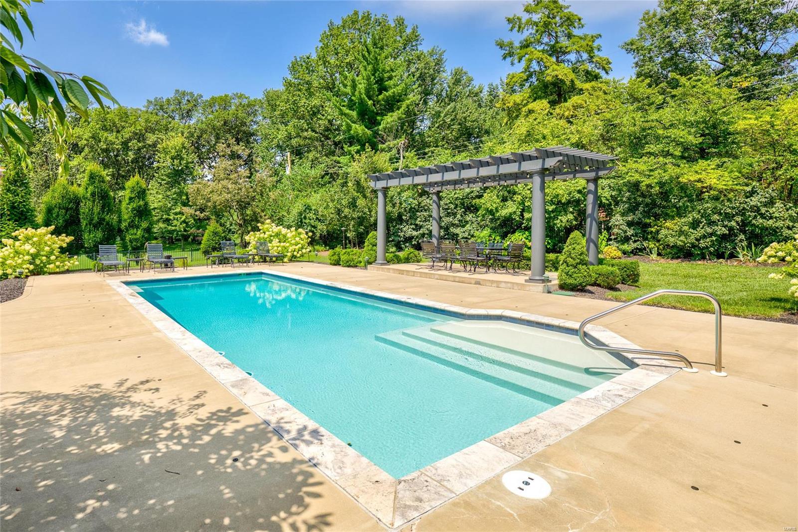 Frontenac Park - Residential