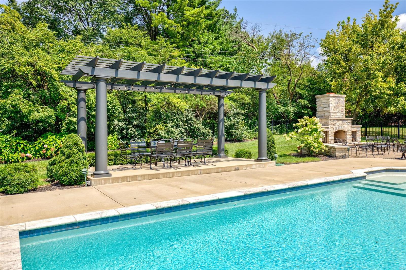 Frontenac Park - Residential