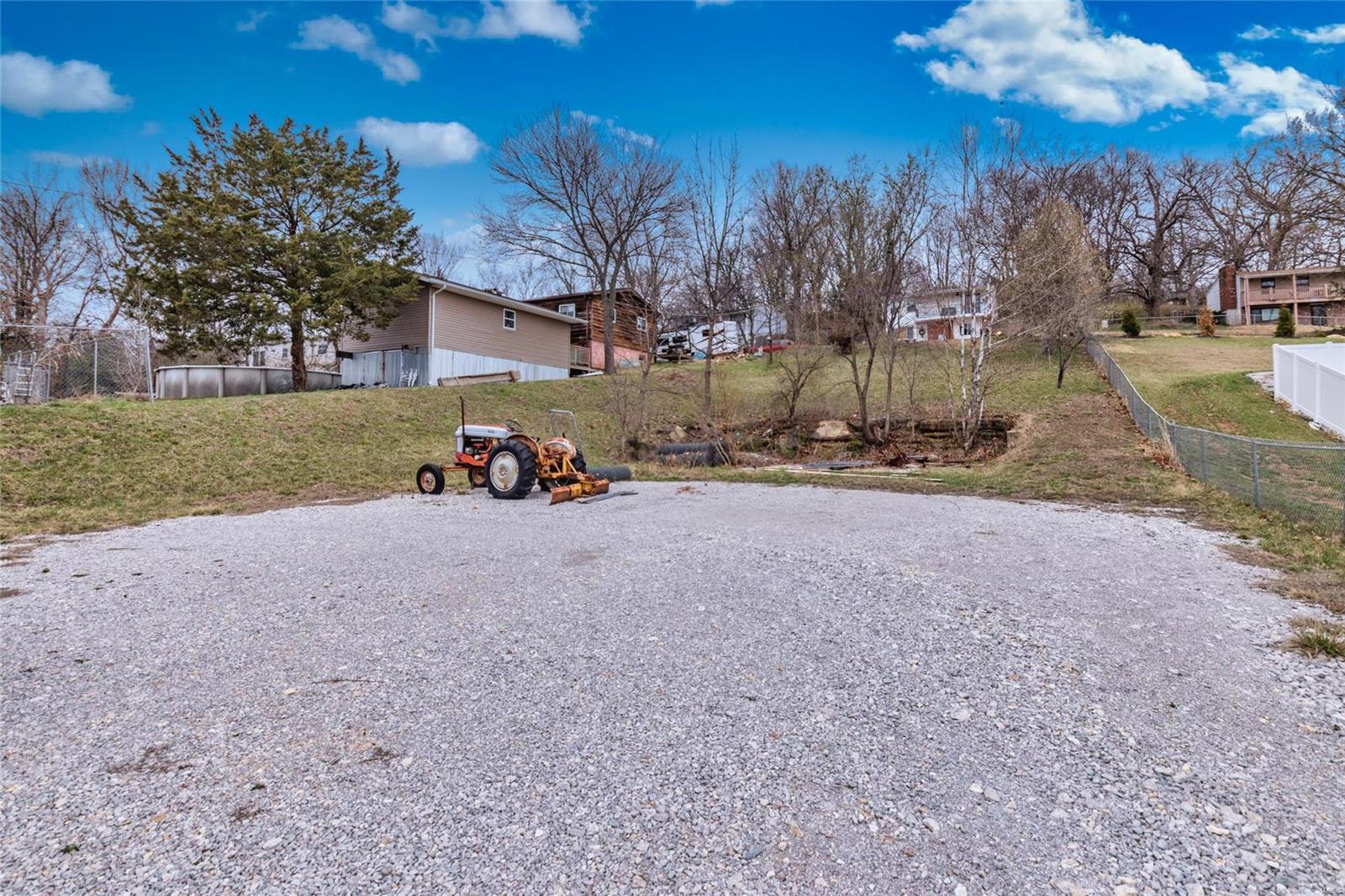 Fenton, Missouri 63026, United States, ,Residential,Pending,28405