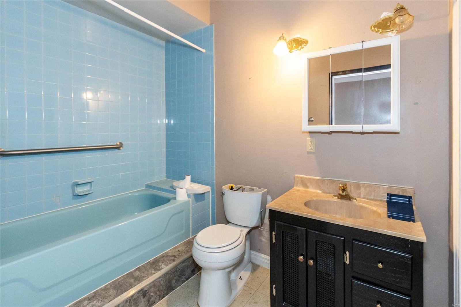 Fenton, Missouri 63026, United States, ,Residential,Pending,28405