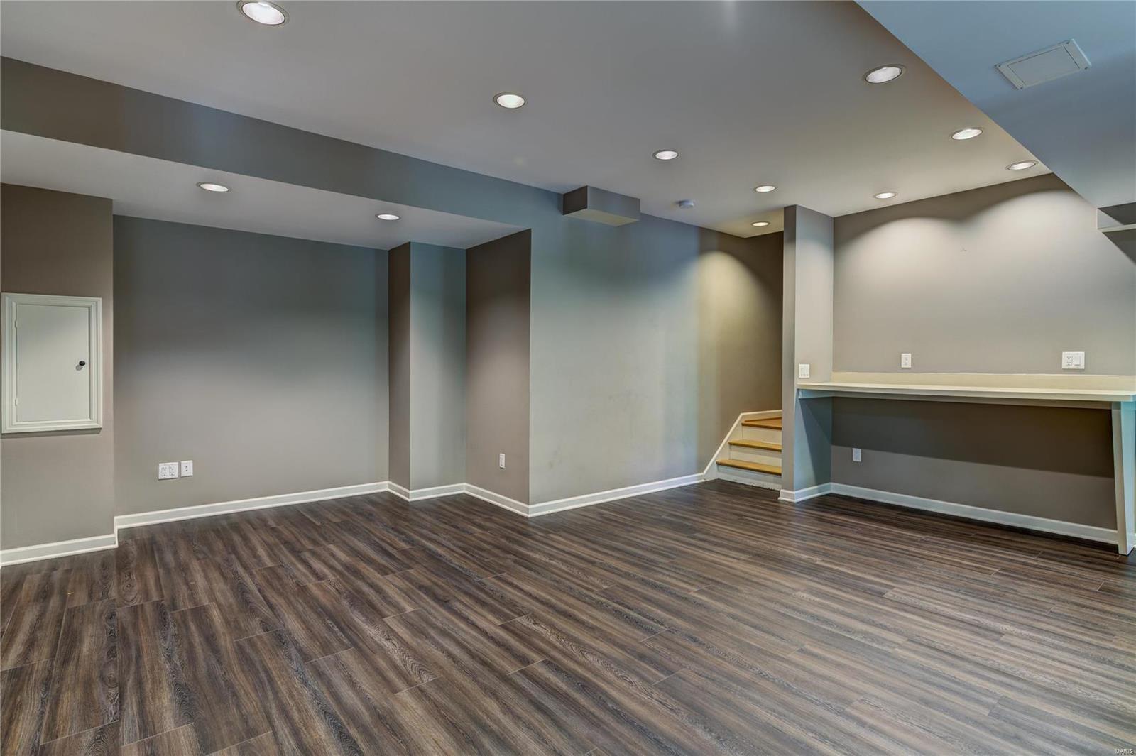 Thousand Oaks Five - Residential