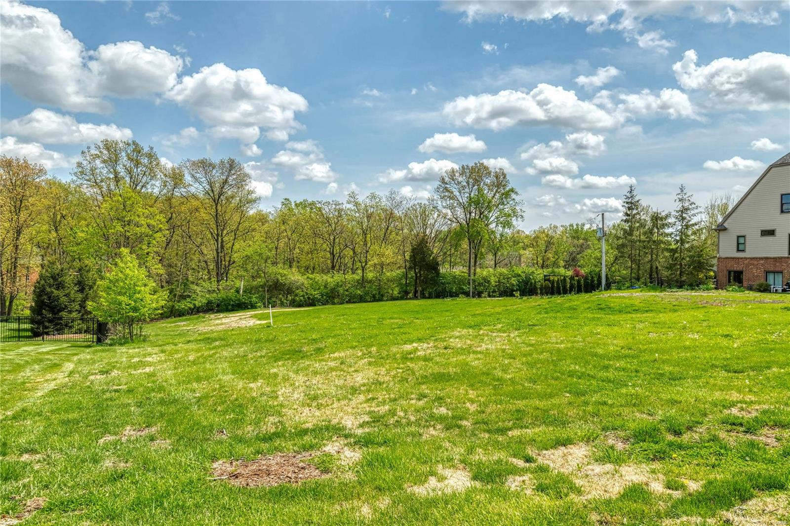 Town and Country Manor Add1 - Land