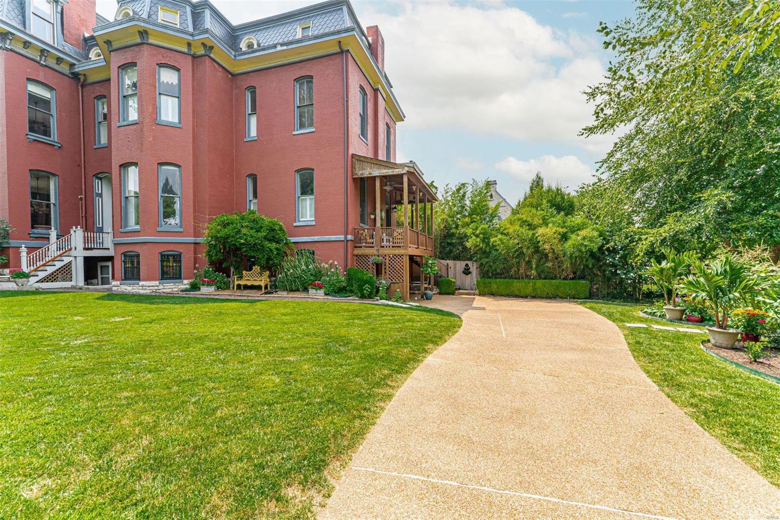 Lafayette Square - Residential