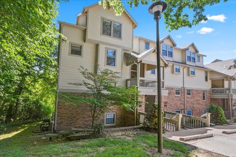 Condominium in Maryland Heights MO 2308 Yellowstone Park Court.jpg