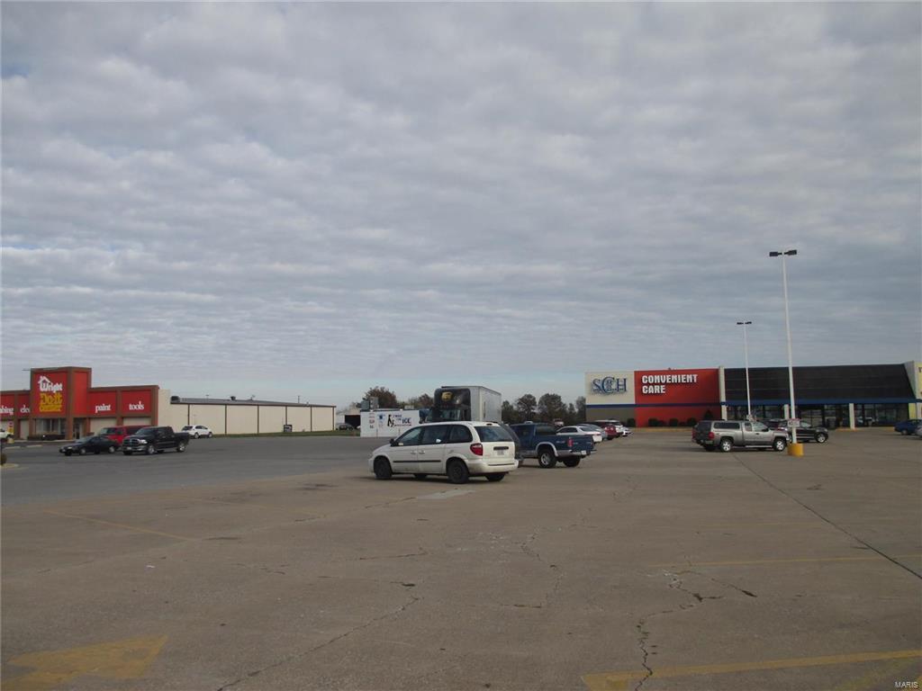 1302 N MARKET Street N