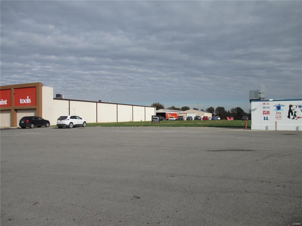 1302 N MARKET Street N