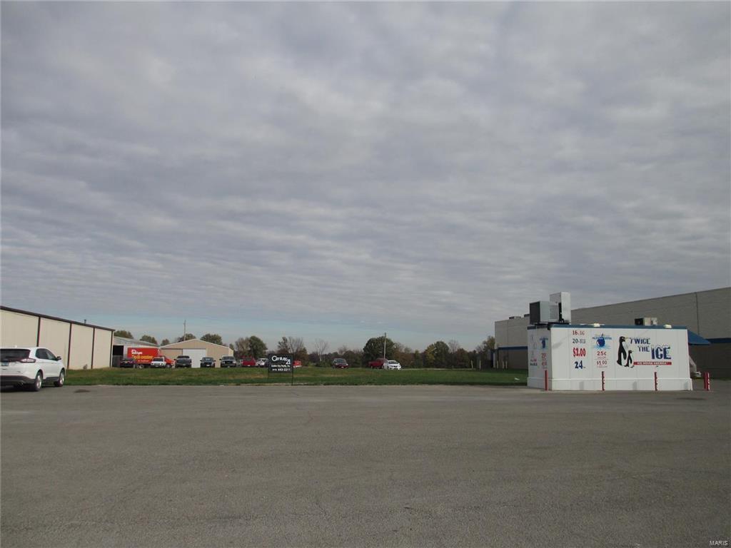 1302 N MARKET Street N