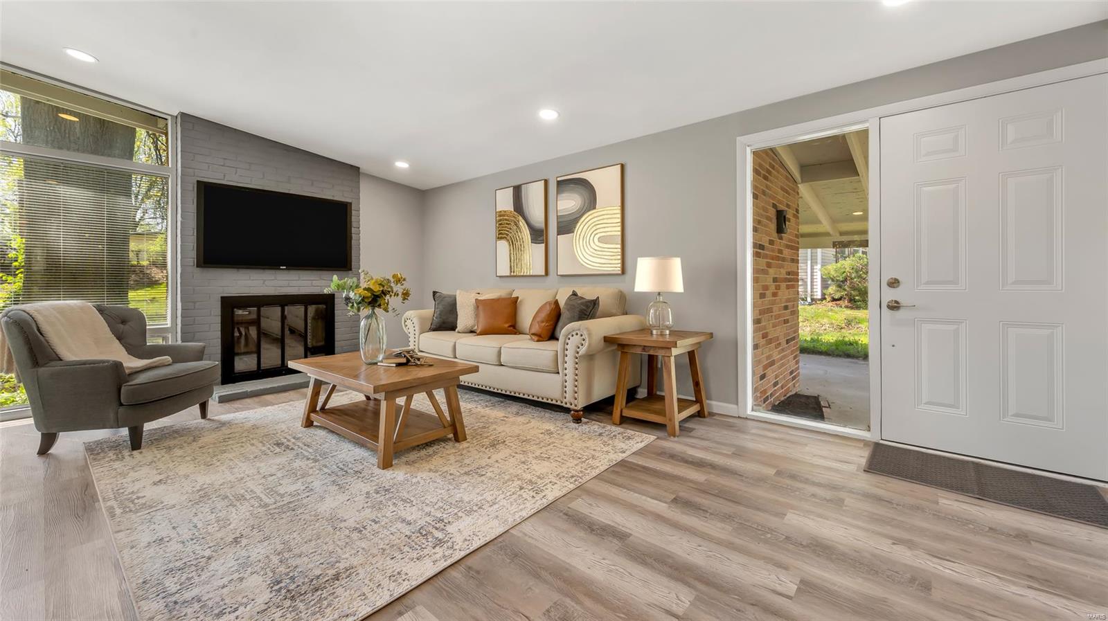 Florissant, Missouri 63033, United States, 3 Bedrooms Bedrooms, ,2 BathroomsBathrooms,Residential,Active,94440