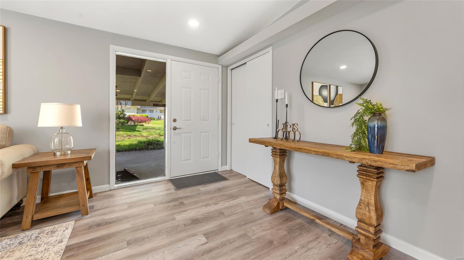 Florissant, Missouri 63033, United States, 3 Bedrooms Bedrooms, ,2 BathroomsBathrooms,Residential,Active,94440