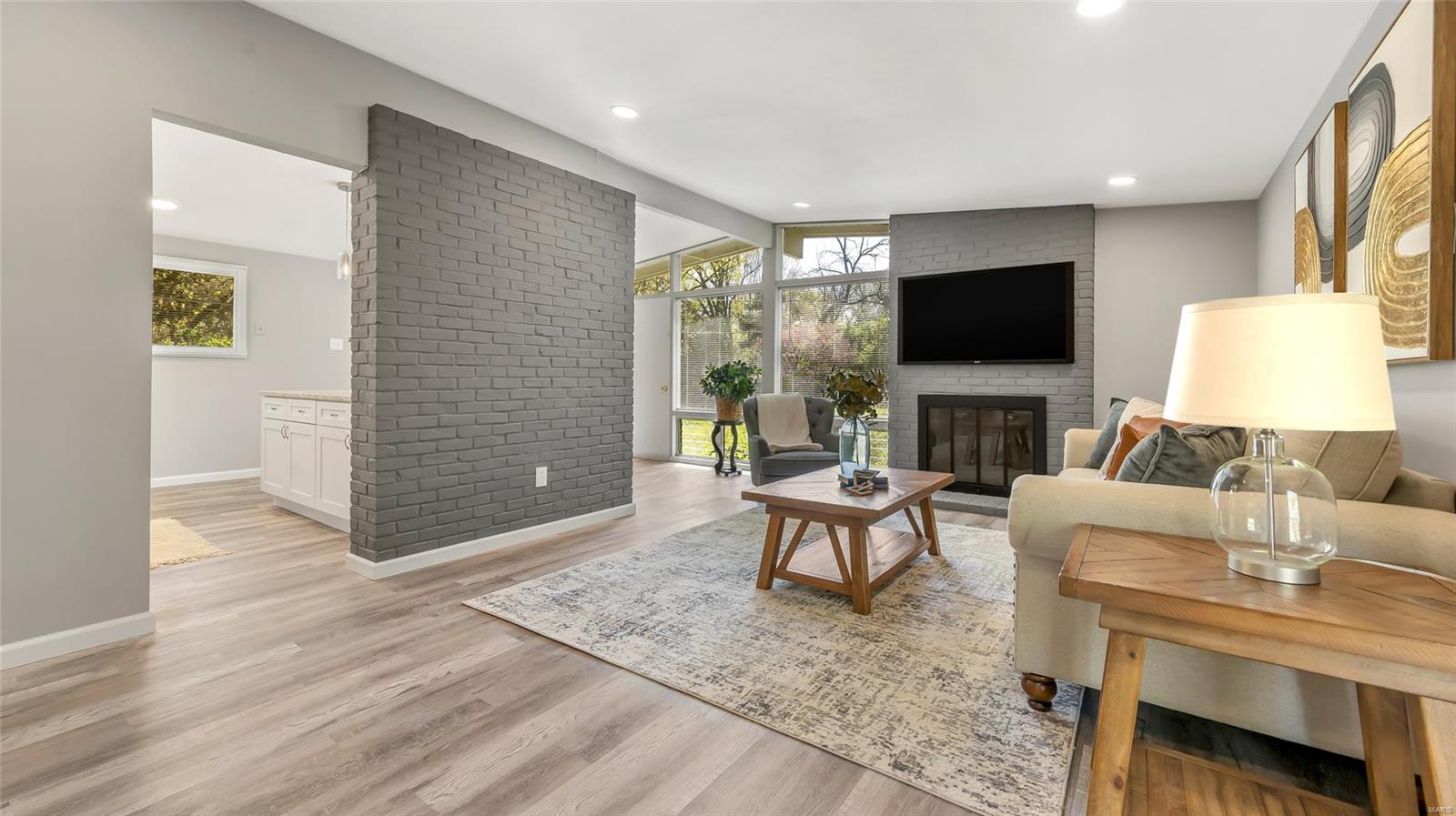 Florissant, Missouri 63033, United States, 3 Bedrooms Bedrooms, ,2 BathroomsBathrooms,Residential,Active,94440