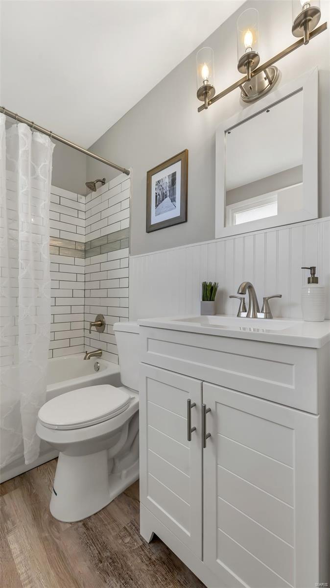 Florissant, Missouri 63033, United States, 3 Bedrooms Bedrooms, ,2 BathroomsBathrooms,Residential,Active,94440