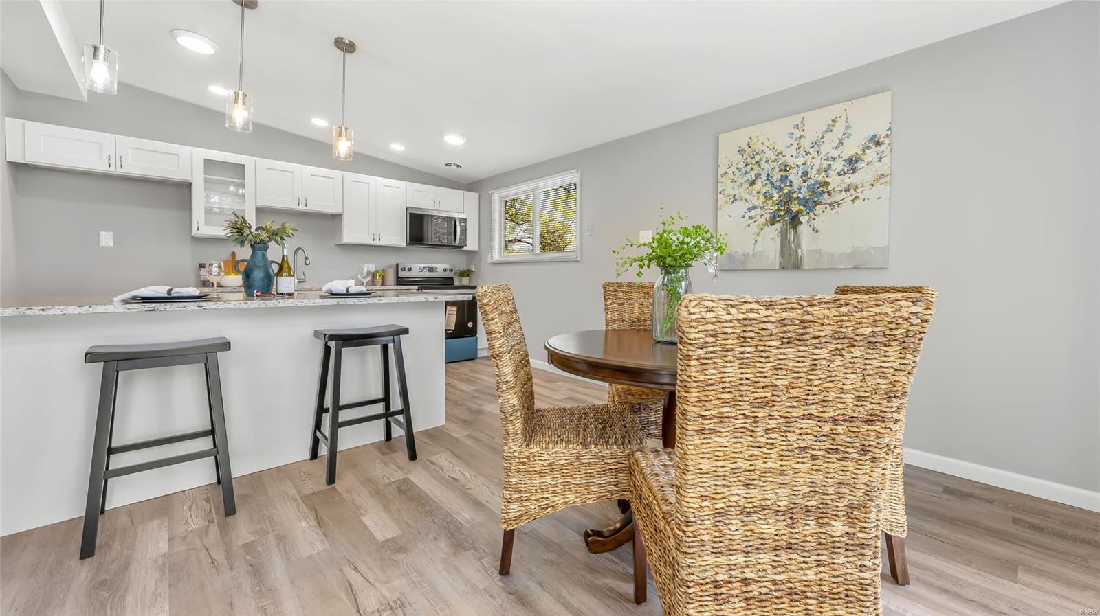 Florissant, Missouri 63033, United States, 3 Bedrooms Bedrooms, ,2 BathroomsBathrooms,Residential,Active,94440