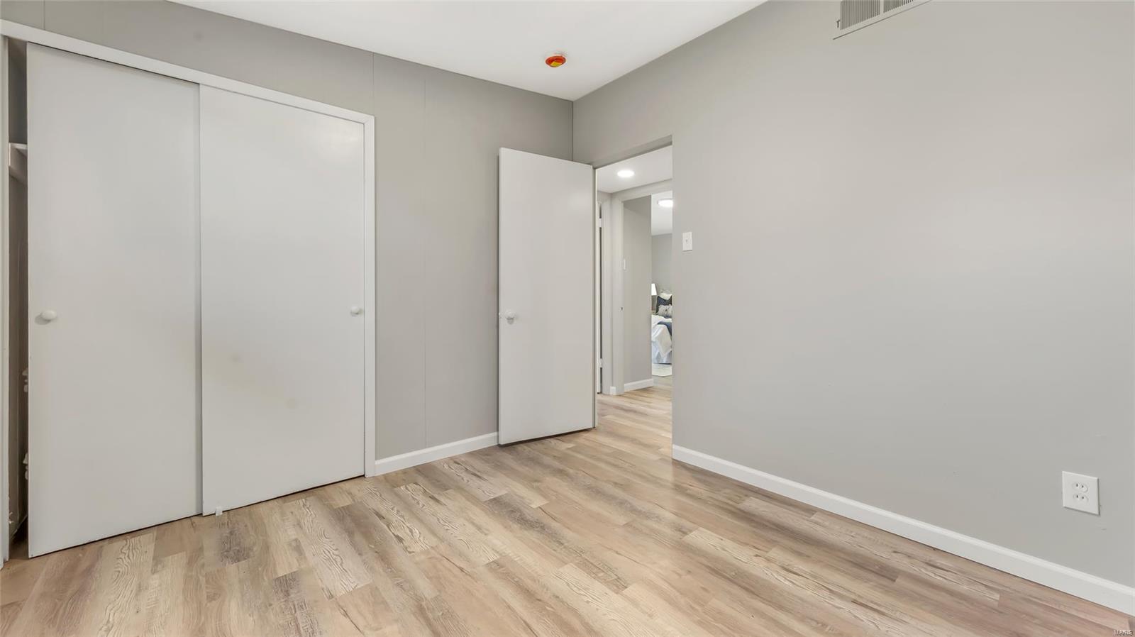 Florissant, Missouri 63033, United States, 3 Bedrooms Bedrooms, ,2 BathroomsBathrooms,Residential,Active,94440