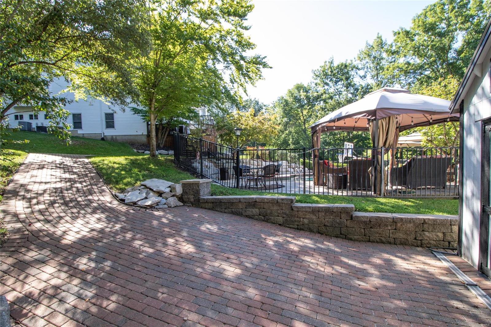 Keller Manor - Residential