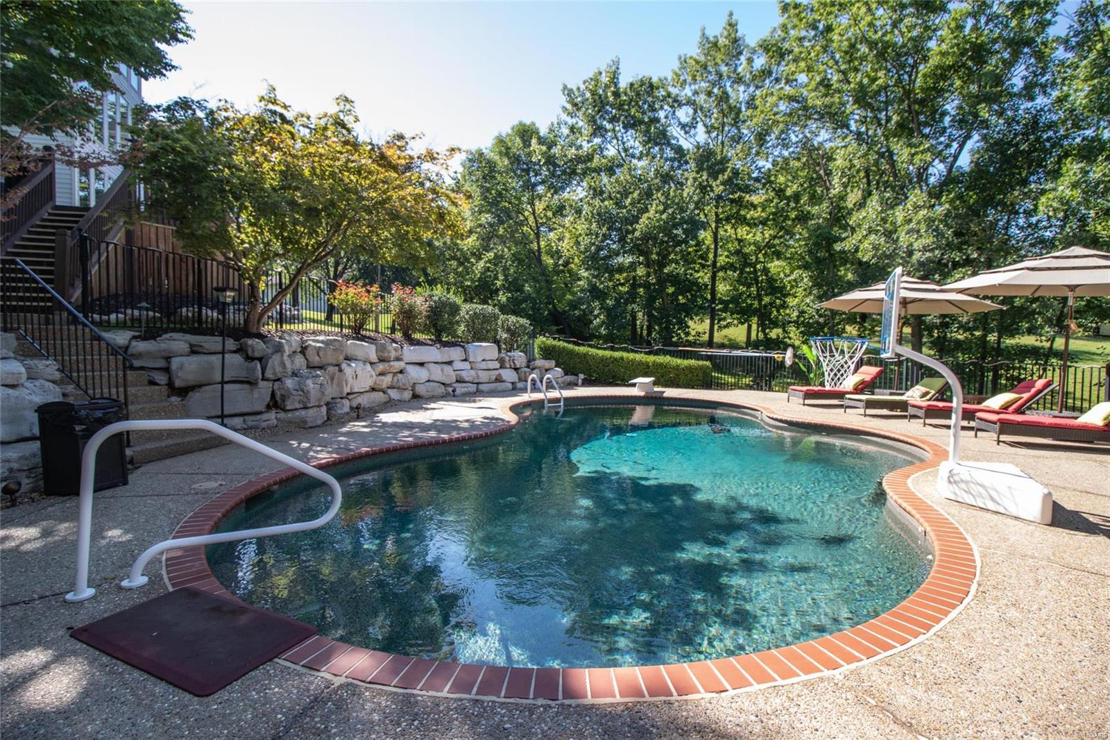 Keller Manor - Residential