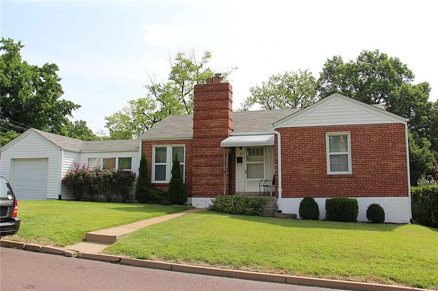 Charming 2 bedroom ranch on large corner lot in sought after Webster Groves school district.  Newer roof and on a cul-de-sac street.  Close to Highway 44 making it convenient to travel everywhere.  Nicely landscaped and plenty of yard to enjoy.  Hardwood floors, 6 panel doors, fireplace in the living room and a family room off the garage.  Full basement with laundry area.  Beautiful starter home or down size home in a great location. SpecialListingConditions: Probate