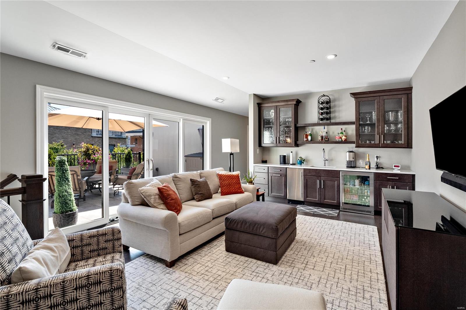 Pearl Condo The - Residential