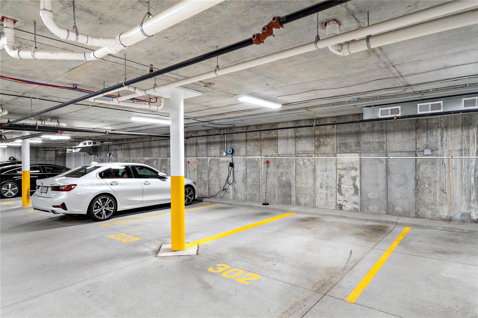 Pearl Condo The - Residential