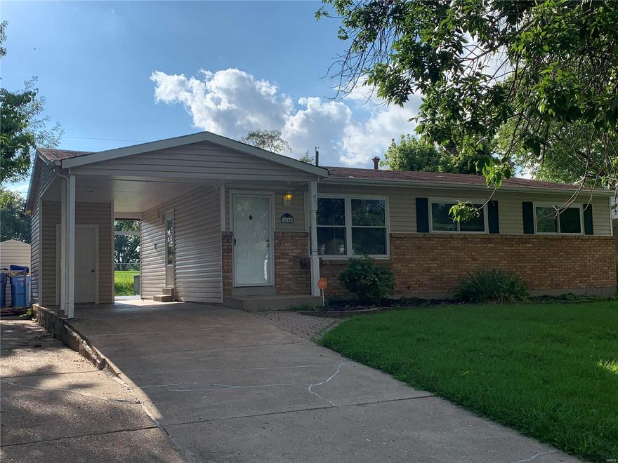 Great 3 beds 2 baths home for rent.  Updated kitchen with all hardwood floors and tiles.  Updated bathroom and windows, ceiling fans.  Finished basement for entertainment or home office.  Great privacy yard and common areas in the back.  Store shred for extra storage.  In the process of getting a new roof done.  Easy access to different restaurants, shops, banks, etc.  No section 8, applicant credit score has to be 620 or above to be considered.