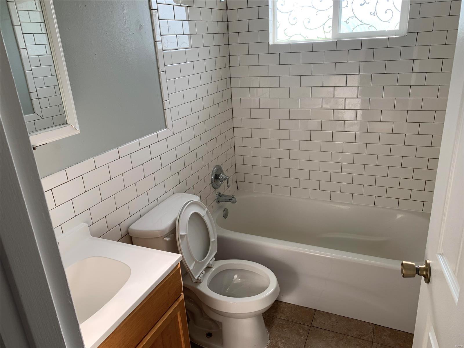 Queens 4 - Residential Lease