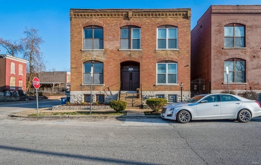 View St Louis, MO 63113 townhome