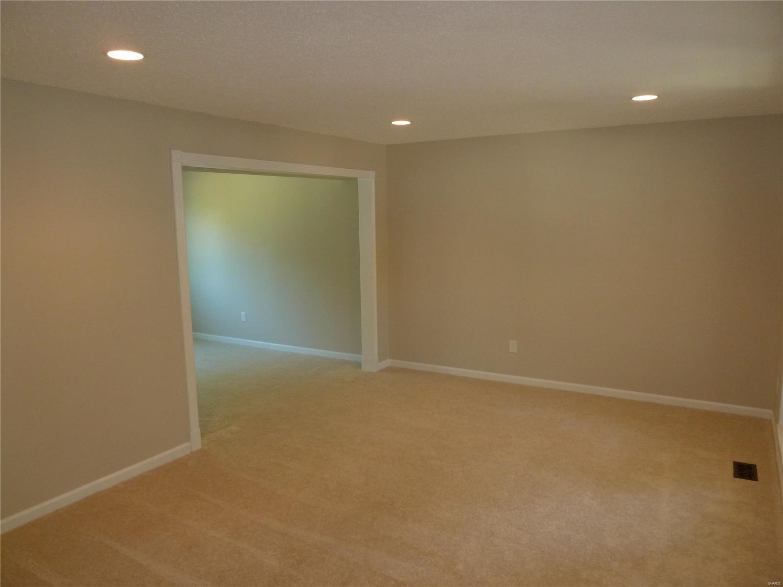 Oak Run Formerly Mayer Manor 2 - Residential Lease