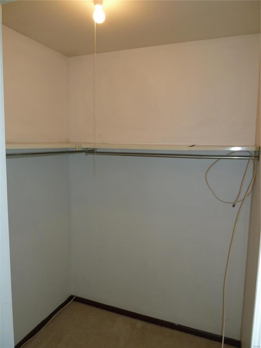 Oak Run Formerly Mayer Manor 2 - Residential Lease