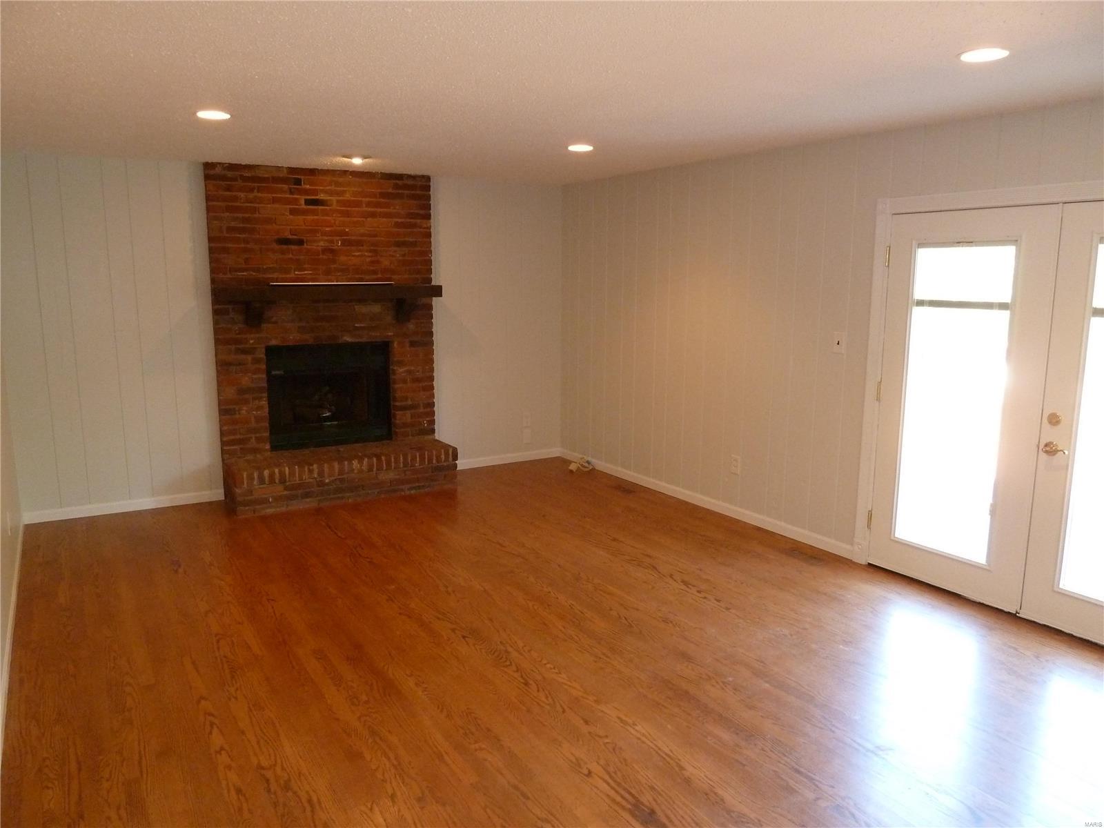 Oak Run Formerly Mayer Manor 2 - Residential Lease