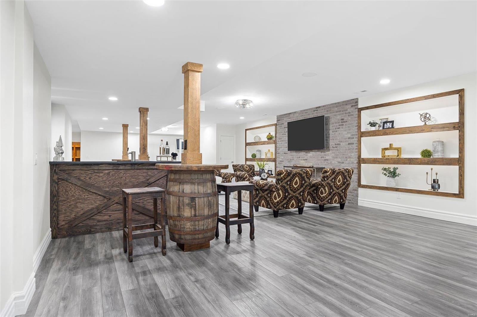 Cedar Pointe - Residential