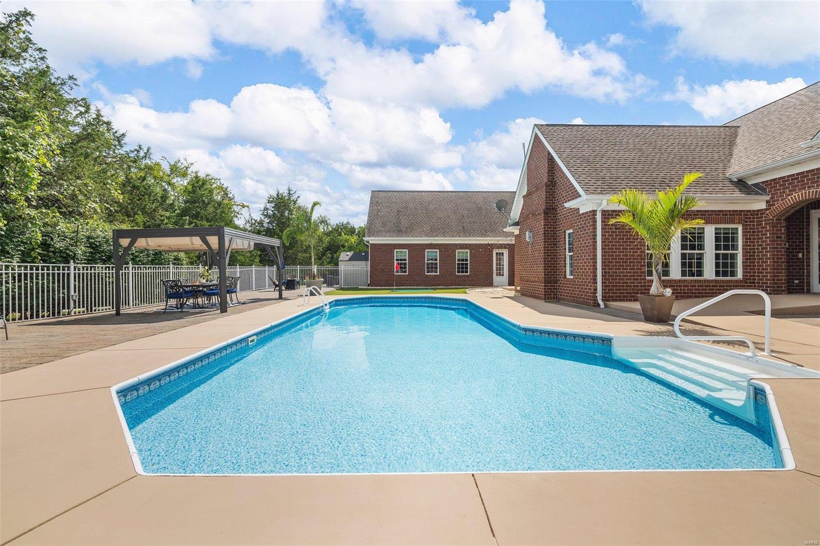 Cedar Pointe - Residential