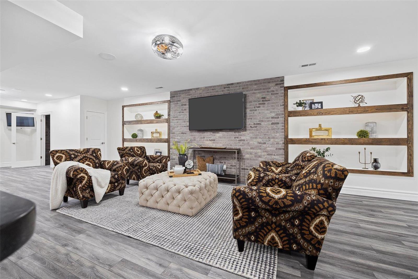 Cedar Pointe - Residential