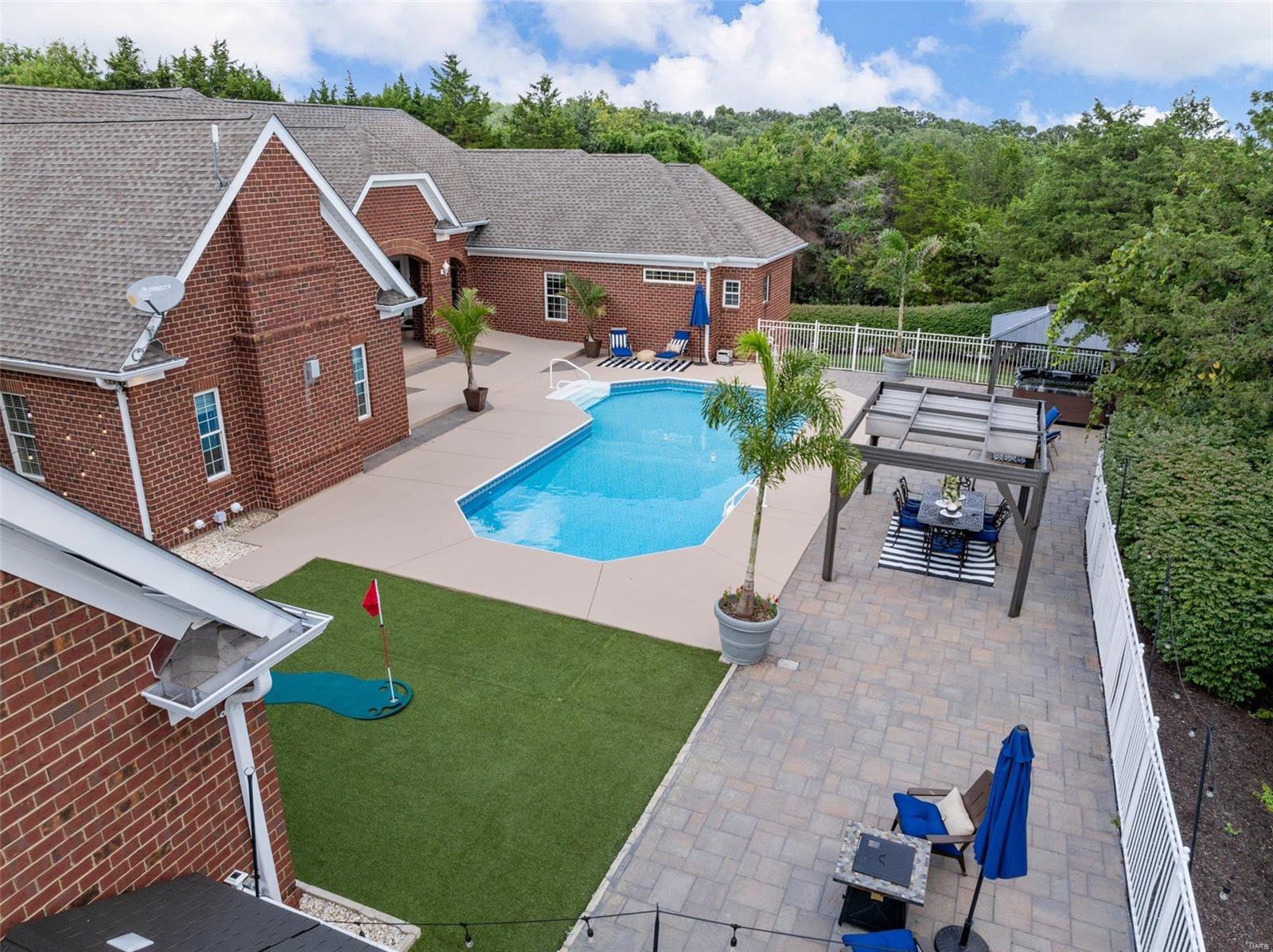 Cedar Pointe - Residential