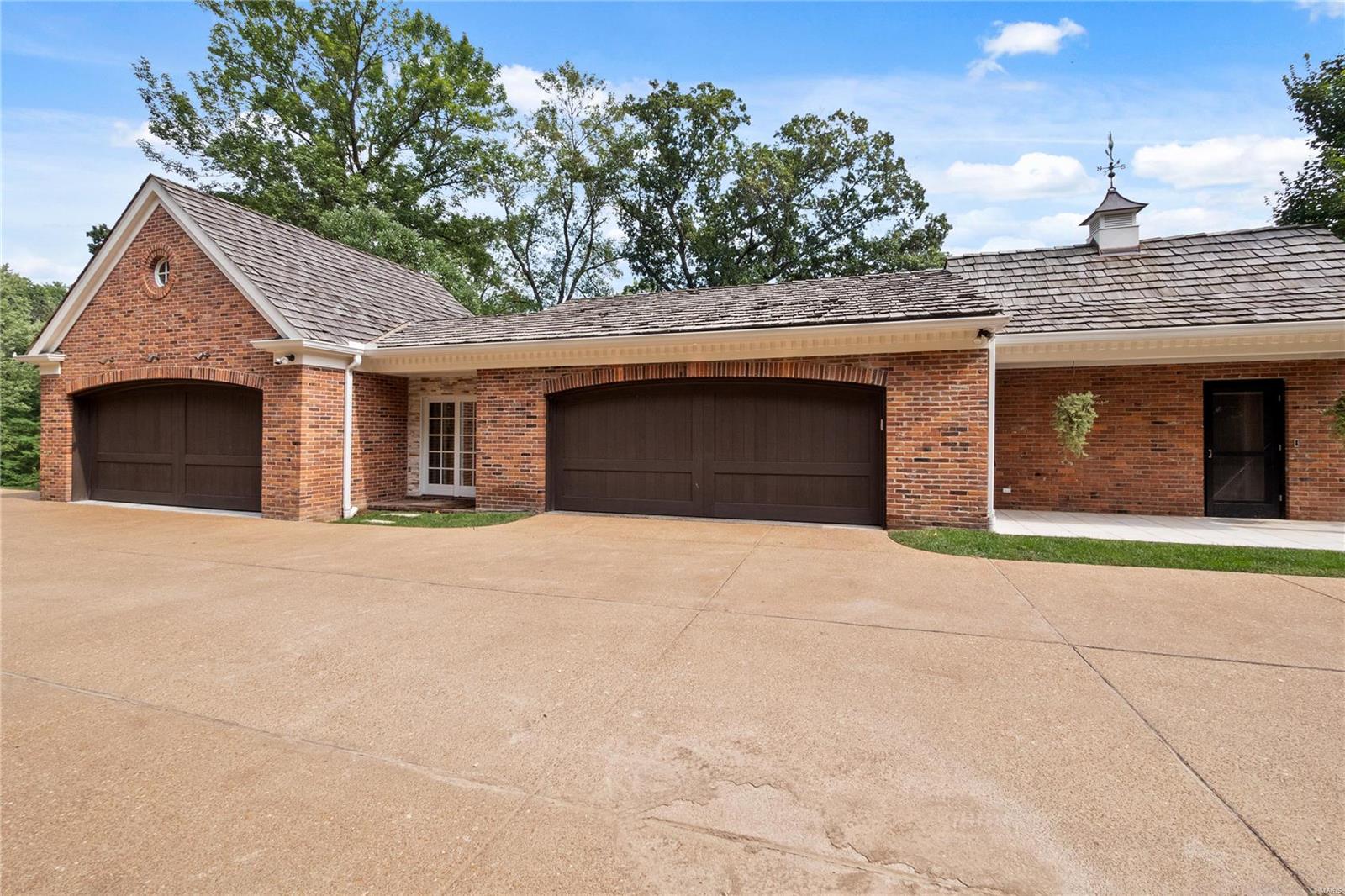 Von Schrader Estate - Residential