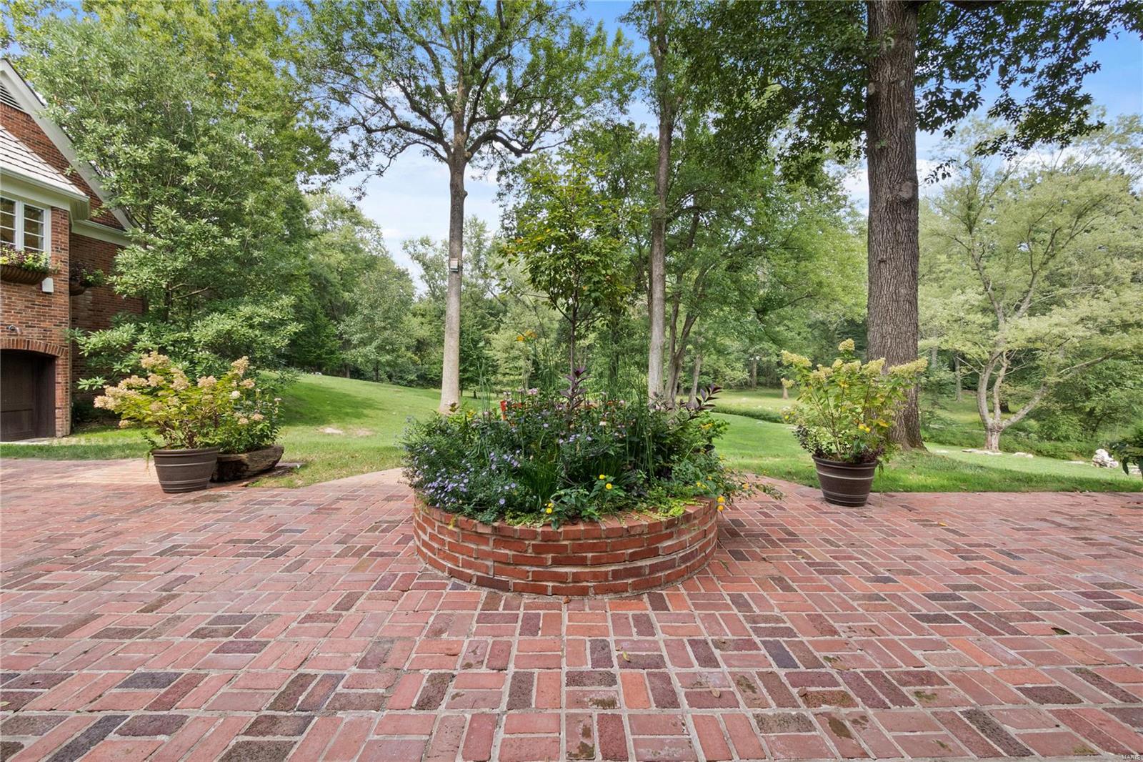 Von Schrader Estate - Residential