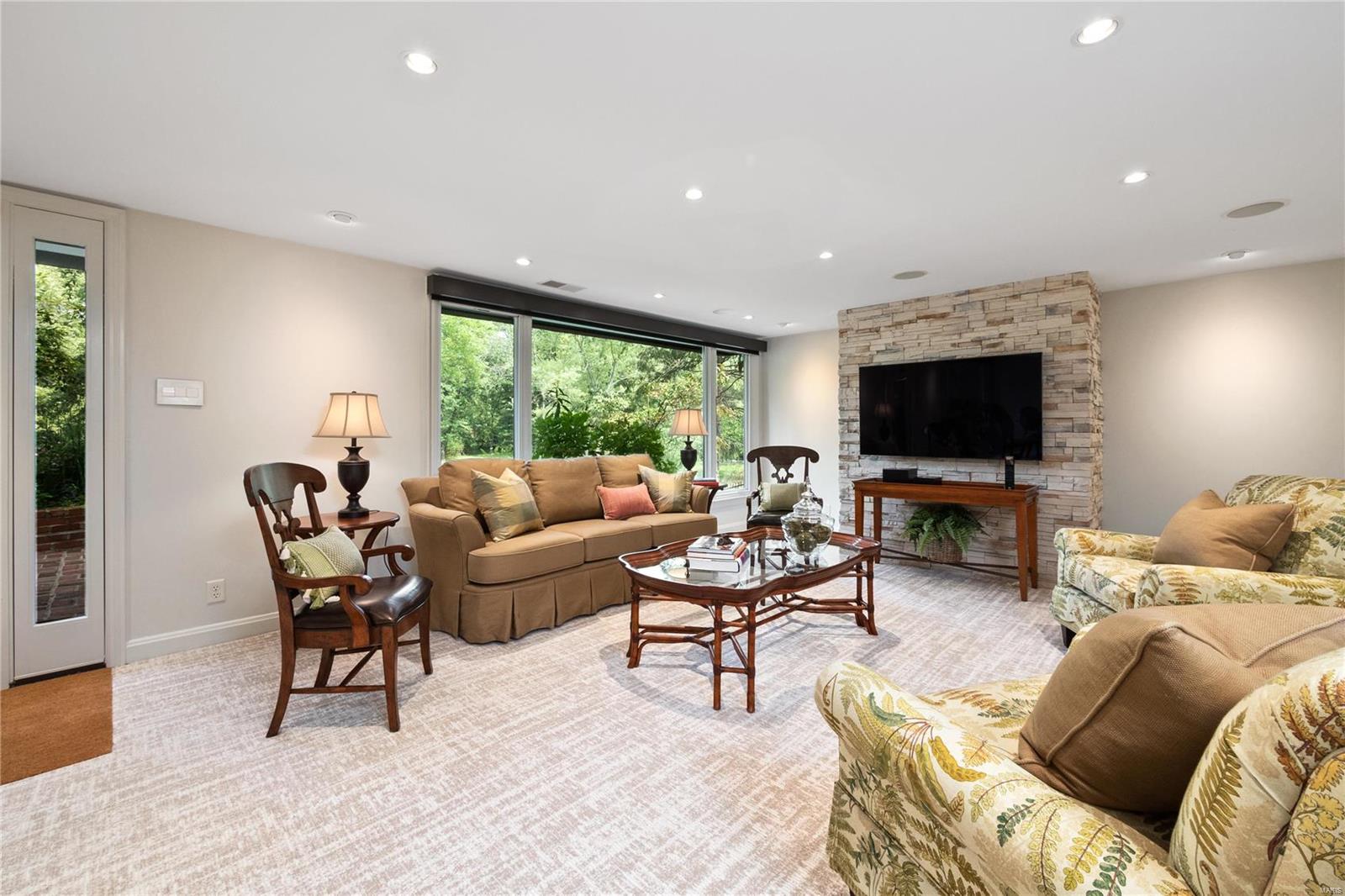 Von Schrader Estate - Residential