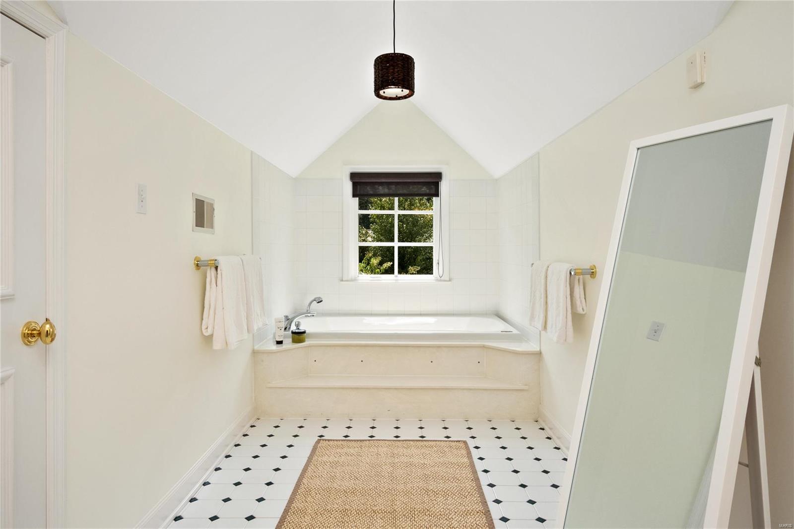 Von Schrader Estate - Residential