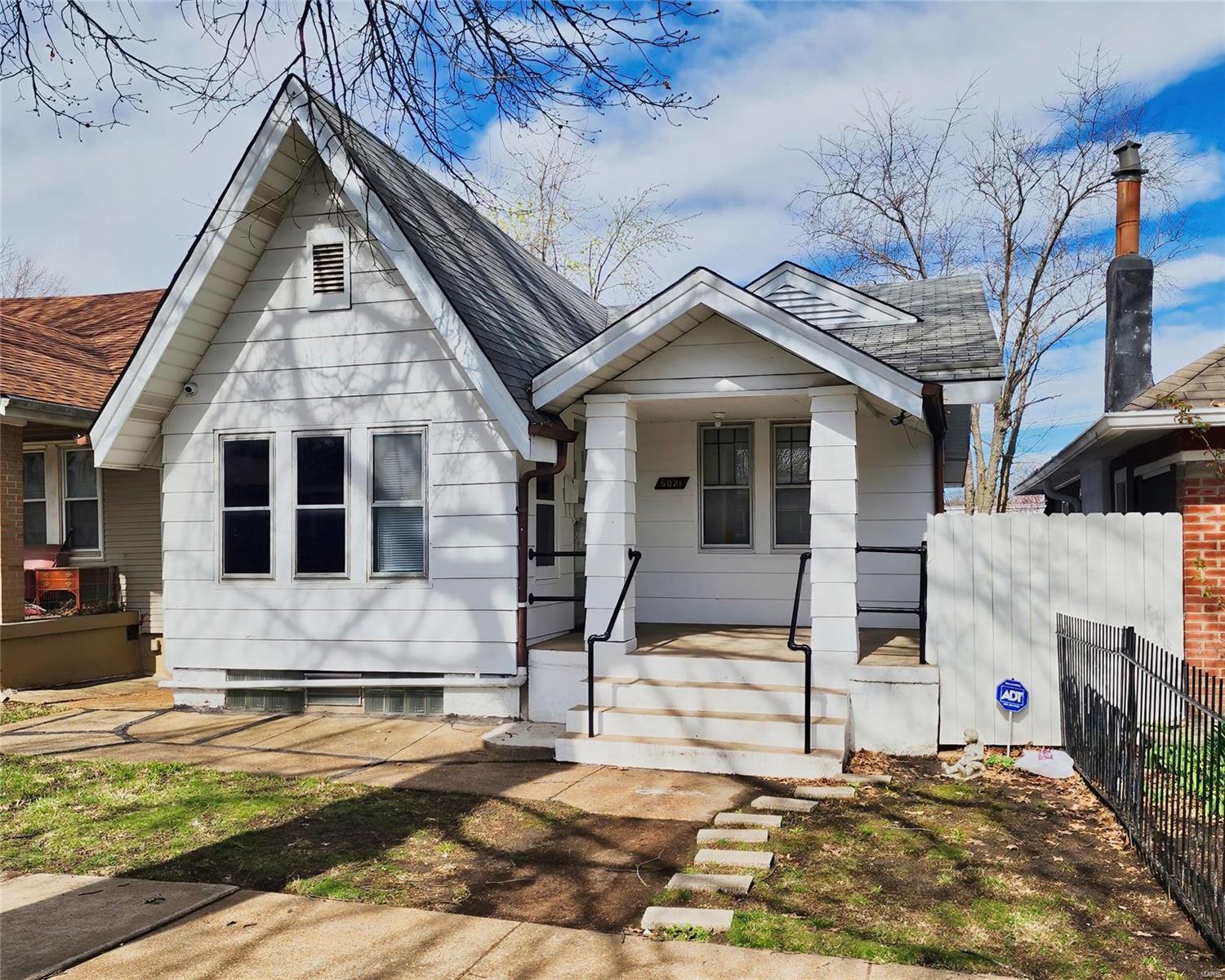 MLS: 25017508