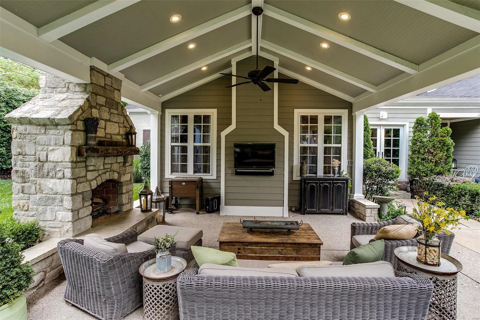 Beverly Woods - Residential