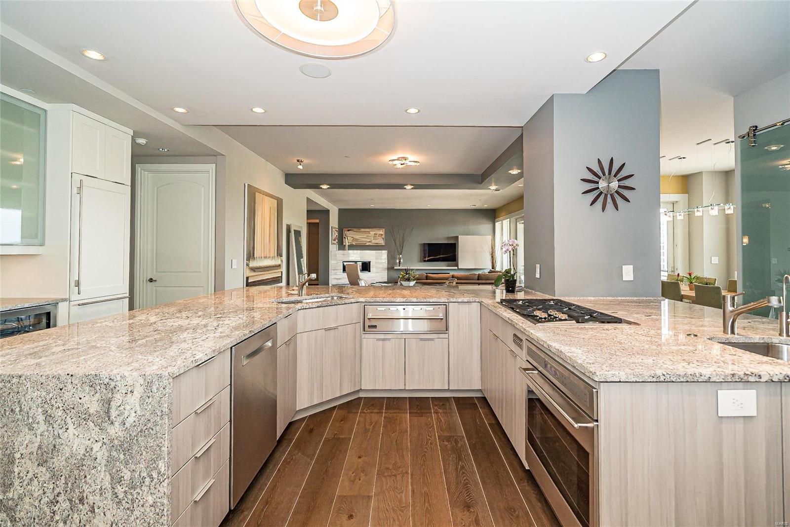 Crescent Condo - Residential